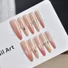 Novas unhas postiças estilo gatinho, modelo longo, puras e delicadas, cor nude de alta qualidade, com deslumbrantes diamantes 3D e pérolas