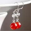 Dz Ganchos de oreja de perla de lujo ligero estilo francés para mujer, simples y exquisitos, con pendientes de lazo incrustados de diamantes, pendientes redondos de nicho disponibles para venta al por mayor