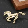 Elegante Broche de Traje para Hombres y Mujeres, Pin de Caballo Estilo Chino, Insignia de Decoración de Solapa Simple Retro de Negocios para Hombres