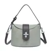 Bolso de mano estilo extranjero, bolso tipo cubo para mujer, nuevo bolso de hombro cruzado de moda transfronterizo Otoño 2026, bolso tote pequeño para salir