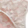 Lencería Sexy Europea y Americana en Stock Venta al por Mayor Encaje Hueco Transparente Abertura en la Entrepierna Busto Grande Conjunto de Tres Puntos de Dos Piezas