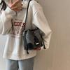 Bolso de diseño nicho popular de este año 2024 nuevo bolso de mujer moda marea bolso bandolera diamante de color todo-combinable bolso bombonera