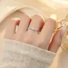 Anel versátil de prata s925 de luxo leve para mulheres, anel de dedo indicador aberto com zircônia microincrustada em estilo fashion ins, atacado de joias