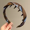 Faixa de cabelo da moda e estilosa na cor café para mulheres, faixa de cabelo versátil de alta qualidade, faixa de cabelo antiderrapante para lavar o rosto, acessório de cabelo estilo coreano