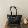 Bolsa Feminina Texturizada da Moda Grande Capacidade 2026 Novo Estilo Tendência Fashionável Bolsa de Ombro Único Simples de Mão para o Trabalho Bolsa Tote Retrô