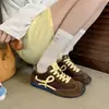 Nuevos Zapatos de Entrenamiento Alemanes 2025 Primavera/Verano Hechos a Mano Suela Suave Superficie Suave Elegantes Versátiles con Cordones Casuales de Moda para Mujer