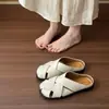 Pantuflas cerradas de suela blanda estilo francés para mujer, para usar al aire libre en verano, nuevo modelo 2025, sandalias casuales de suela plana, zapatos tipo jaula de cerdo romanos