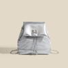 Diseño de Cadena Dulce Fresco Sexy Mochila para Mujer 2025 Primavera y Verano Nuevo Cuero Mercerizado de Alta Gama Mochila Plateada