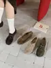Novos Zueques de Couro Camurça Outono 2026 Casuais Aumentadores de Altura Cruzados Retrô Sapatos Femininos