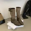 Botas Redondas de Caña Media Plegadas con Hebilla y Aumento Interno de Altura para Mujer, Colección Otoño/Invierno 2026, Adecuadas para Combinar con Faldas y Jeans