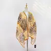 Nuevo Chal de Seda Estampado de Moda con Diseño Floral para Mujer, Bufanda Fina de Seda para Primavera y Otoño, Año Nuevo 2026