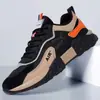 Venta al por mayor transfronteriza de zapatos para hombre, nuevos de primavera, casuales de suela gruesa, para jóvenes, de exterior, modernos, transpirables, de suela blanda, zapatos deportivos para hombre