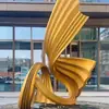 Escultura de cinta de acero inoxidable personalizada, cinta metálica abstracta espejo, forma de espiral irregular, pieza decorativa para oficinas de ventas, fuentes y jardines