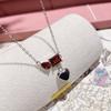 Camellia 2024 Novo estilo colar combinando banhado a ouro 18k luxo leve nicho metal design de amor pingente de rubi