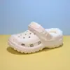 Zapatos de algodón para mujer, estilo invierno nuevo, sin cordones, casuales y de moda, versátiles para dos looks diferentes, con una cómoda suela de plataforma