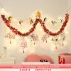 Decoración del Día de San Valentín con globos de columna flotante para eventos festivos en centros comerciales, creando una atmósfera romántica