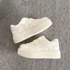Velcro Francés Aumento de Altura Zapatos Blancos Mujer 2026 Nueva Primavera Suela Gruesa Zapatos de Plataforma ins Nicho Casual Deportes Cara