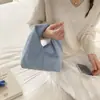 Bolso Nube de Alta Gama de Moda, Muy Vendido y Versátil, con Diseño Único, Piel Suave Plisada, Dulce Bolso de Viaje, Bolso de Mano Fresco