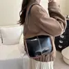 Directo del Fabricante, En Stock Nuevo Modelo 2026 Bolso de Mujer, Bolso de Hombro Simple y Elegante, Bolso Cruzado de Moda Europeo y Americano para Mujer