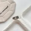 Novo anel de corda torcida multicamadas, minimalista e retrô, para mulheres, com um design único e sofisticado, abertura ajustável