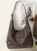 Bolso tote de hombro único con patrón tejido vintage, gran capacidad, 2026 nuevo transfronterizo casual moderno de gran capacidad para llevar debajo del brazo