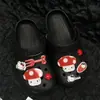 Linda Hebilla de Zapato de Hongo Dulce Roja de Hello Kitty Flor de Zapato Dibujo Animado Estilo Japonés Corazón de Niña Accesorios para Zapatos