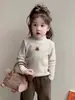 Camiseta listrada de gola alta para crianças, estilo outono e inverno, peça base versátil para meninas, top quente de fleece, manga longa para usar por baixo