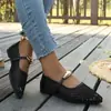 2026 Verão Novo Comércio Exterior Plus Size Feminino Casual Confortável Vazado Plano Sola Macia Comutador Exterior Sandálias Atacado