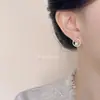 Pendientes Redondos de Perla de Agua Dulce para Commuter con Circonita Micro-Pavimentada Geométricos Versátiles con Líneas Recortadas Pendientes Atmosféricos de Alta Gama para Mujer