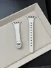 A nova pulseira de couro com fivela em forma de C da Xiaoman Waist é compatível com os Apple Watch Séries 12, 11 e 10.