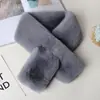Bufanda gruesa de invierno, cálida, de piel de conejo sintética, elegante y a la moda, con diseño cruzado, versátil y ligera, una bufanda lujosa para mujer