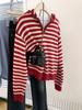 Tricô com Capuz Listrado e Meio Zíper Vermelho Feminino Outono e Inverno 2024 Novo Casaco Suéter de Inverno com Toque de Luxo Top