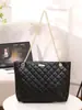 Bolsa Tote Matelassê Nova 2025, Elegante, Simples e Versátil Bolsa de Ombro com Corrente, Ladybag, Bolsa de Mão de Grande Capacidade