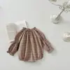 INS primavera e outono do bebê pequeno xadrez Zou Zou colarinho de mangas compridas romper macacão arco da menina