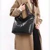 Bolso Transfronterizo para Mujeres de Mediana Edad y Mayores 2025 Nuevo Estilo Bolso de Hombro Único Bolso Tote de Mano Gran Capacidad Bolso Cruzado de Cuero Suave Venta al por Mayor de Fábrica