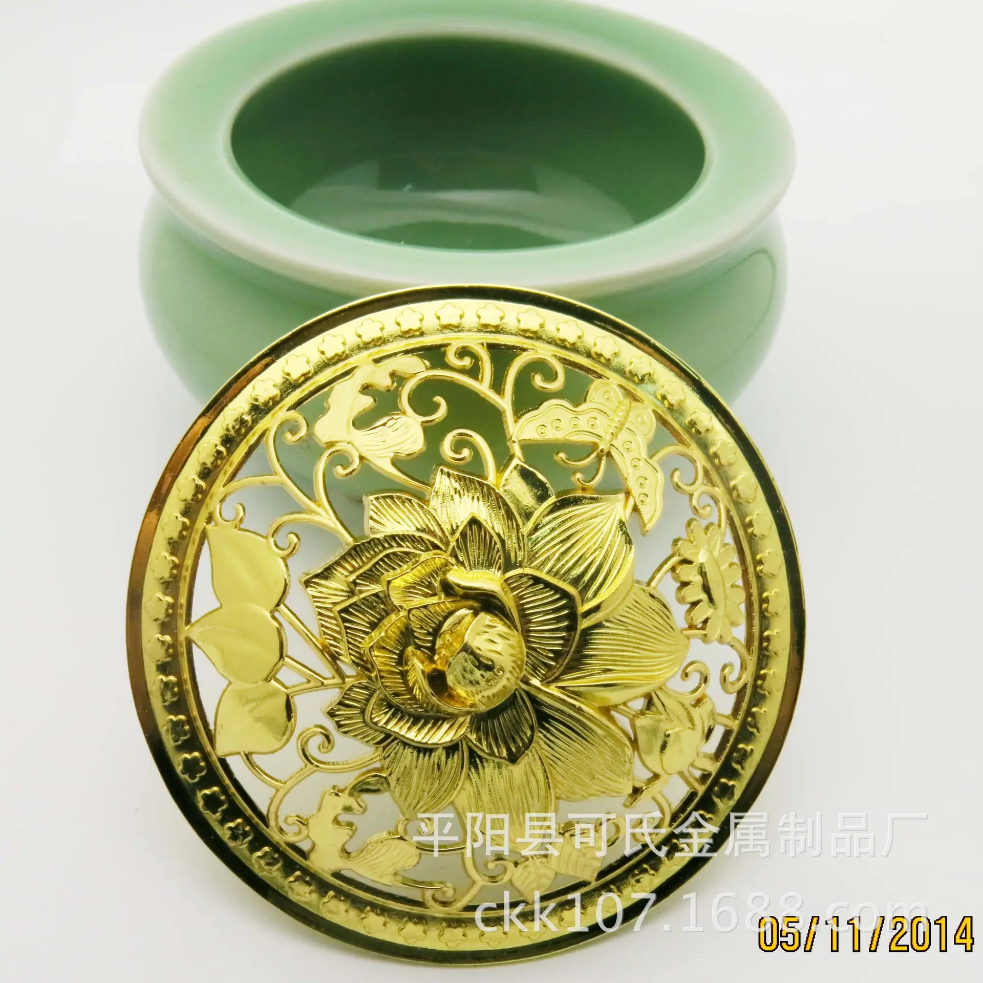 荷花金色