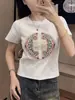 Nova camiseta bordada estilo chinês de manga curta para mulheres, nova moda verão 2026 versátil slim fit gola redonda top