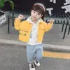 Roupas infantis Conjunto de três peças em jeans 2023 Primavera e Outono Novo estilo ocidental terno para bebês meninos atacado de fábrica