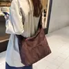 Bolso Informal de Gran Capacidad para Otoño e Invierno Bolso de Axila para Mujer Nuevo 2025 Bolso Cubo de Gamuza Bolso de Hombro Cruzado Simple