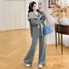 Conjunto de Roupa para Gestante Outono Inverno Novo Conjunto de Tricô com Decote V + Xale Listrado Calça Wide Leg Conjunto de Três Peças Casaco que Cobre a Barriga
