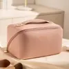 Nova Bolsa de Maquiagem de PU Bolsa de Armazenamento para Skincare Celebridade da Internet Grande Capacidade Bolsa de Armazenamento Ins Moda de Alto Padrão Bolsa Almofada