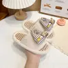 Pantufas Fofas de Pelúcia Xadrez para Crianças 2026 Outono e Inverno Novas Pantufas de Algodão Pelúcia Quentes Antiderrapantes para Casa