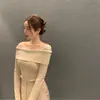 Chique coreano coleção nova de início de outono: top de tricô elegante e justo de um ombro só com mangas compridas para mulheres, estilo 19980
