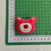 Broche de Peluche de Dibujos Animados Oso Fresa Piña Accesorios Decoración Ropa Infantil diy Accesorios de Pato Mayoreo