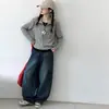 Conjunto de outono para meninas 2026 novo conjunto de duas peças super fofo estilo coreano com calça jeans de perna larga para meninas mais velhas