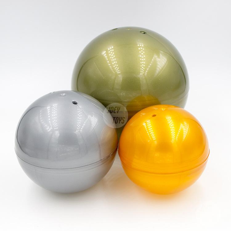 金属色扭蛋球