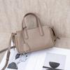 Bolsa Feminina de Couro Genuíno Versátil para o Dia a Dia Pequena Quadrada Portátil Nova Bolsa Feminina Couro Bovino Camada Superior Natural Simples Bolsa Transversal para Mulheres