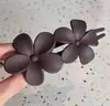 Grampo de Cabelo Elegante de Alta Qualidade com Design Floral, Acabamento Fosco com Strass e Presilha Bico de Pato para Mulheres