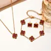 Conjunto Colar Trevo de Quatro Folhas de Aço Titânio que Não Desbota Dupla Face para Mulheres, Fashion, Elegante, Luxo Leve, Sensação de Alta Qualidade, Pulseira de Nicho Atacado