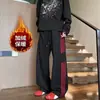 Pantalones Largos Casuales de Pierna Recta con Rayas Estilo Americano Caída Suave para Hombre Otoño Invierno Felpa Adicional Marca de Moda Retro Sueltos de Pierna Ancha Pantalones de Chándal Deportivos